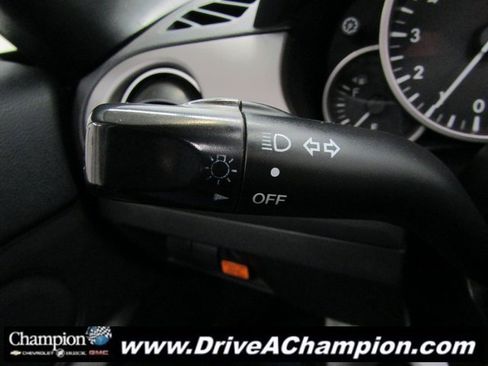 Used 2012 MAZDA MX-5 Miata Sport image 17