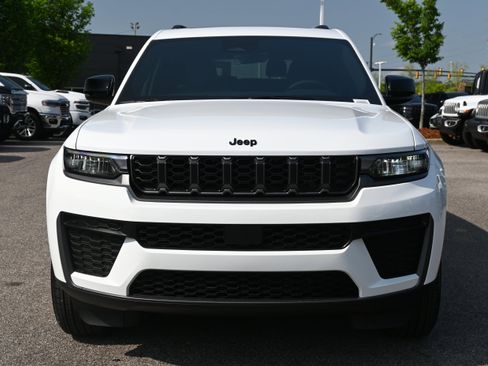 New 2026 Jeep Grand Cherokee L 2WD image 3