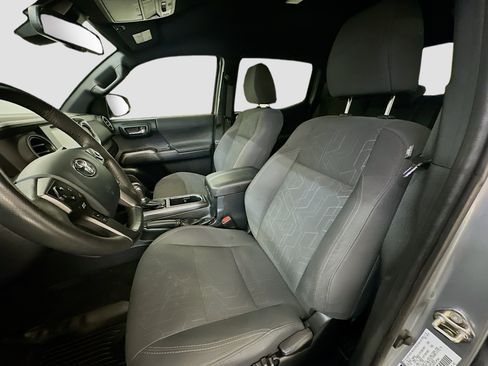 Used 2019 Toyota Tacoma TRD Sport image 13