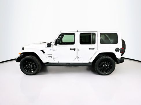 Used 2024 Jeep Wrangler Sahara w/ Technology Group image 4