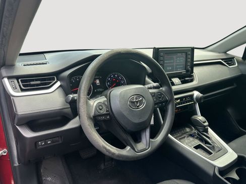 Used 2021 Toyota RAV4 LE FWD image 11