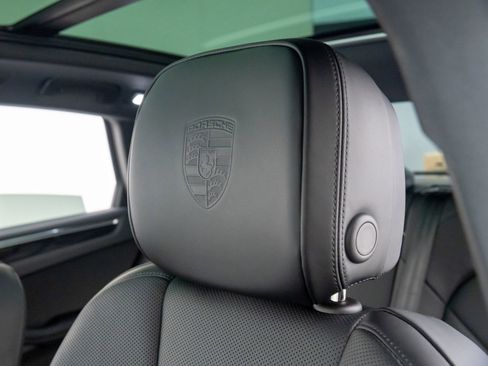 New 2025 Porsche Macan image 18