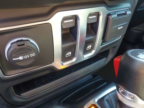 Used 2024 Jeep Wrangler Sport AWD/4WD image 20