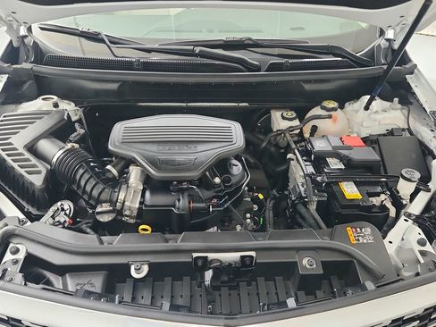 Certified 2024 Cadillac XT5 Premium Luxury w/ LPO, Floor Liner Package AWD/4WD image 31