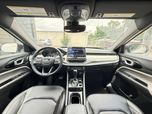 Used 2025 Jeep Compass Limited AWD/4WD image 33
