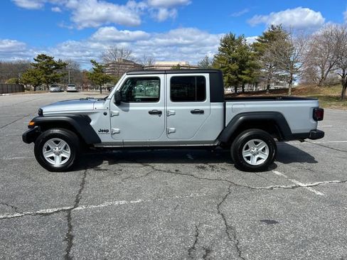 Used 2023 Jeep Gladiator Sport image 6