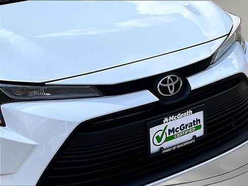 Used 2025 Toyota Corolla LE FWD image 35