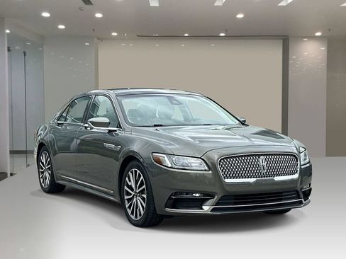 Used 2017 Lincoln Continental Select w/ Climate Package AWD/4WD image 6