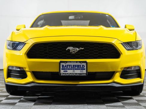 Used 2017 Ford Mustang V6 image 2