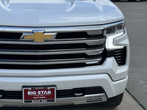 Used 2025 Chevrolet Silverado 1500 High Country image 5