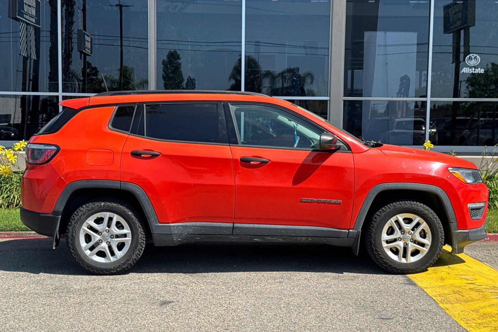 Used 2018 Jeep Compass Sport FWD image 3