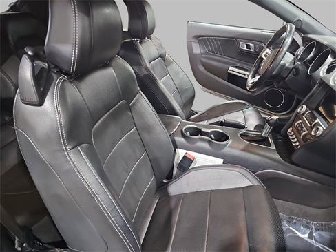 Used 2022 Ford Mustang Premium image 10