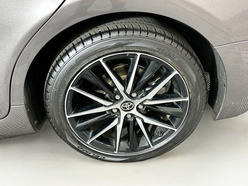 Used 2023 Toyota Camry SE FWD image 11