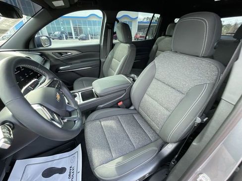 Used 2026 Chevrolet Traverse LT image 10