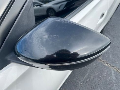 Used 2018 Nissan Kicks SR w/ Exterior Package FWD image 14