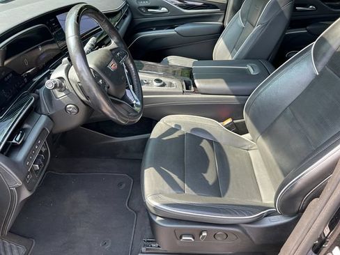Used 2023 Cadillac Escalade ESV Sport AWD/4WD image 11