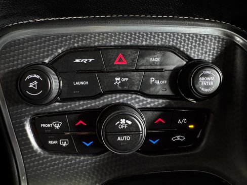 Used 2015 Dodge Challenger SRT Hellcat RWD image 27