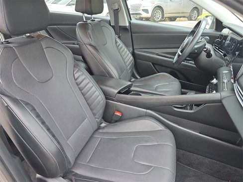 Certified 2023 Hyundai Elantra Limited image 10