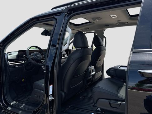 New 2026 Kia Carnival SX FWD image 6