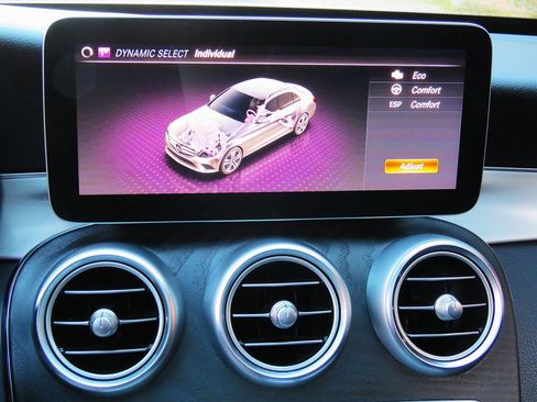 Used 2021 Mercedes-Benz C 300 Sedan image 32