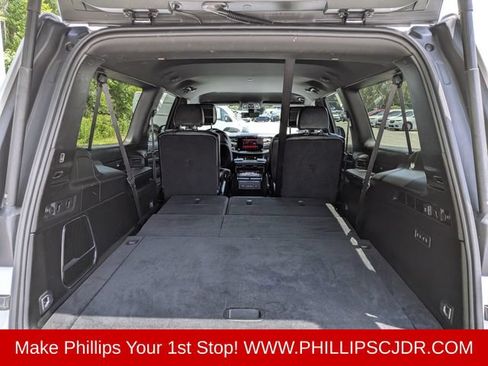 Certified 2024 Jeep Wagoneer L Series II AWD/4WD image 12