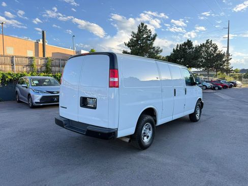 Used 2021 Chevrolet Express 2500 RWD image 6
