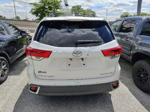 Used 2018 Toyota Highlander Limited Platinum AWD/4WD image 4