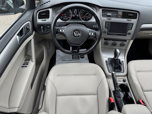 Used 2016 Volkswagen Golf Limited Edition image 17