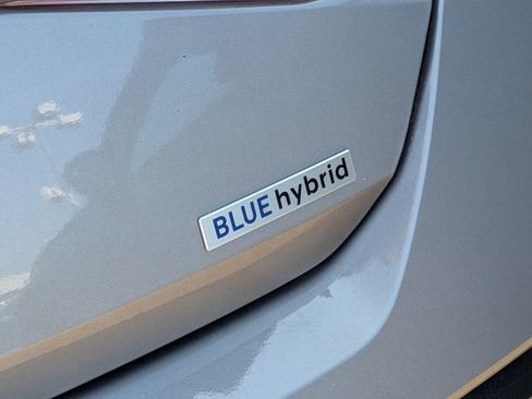 Used 2025 Hyundai Elantra Hybrid FWD image 30