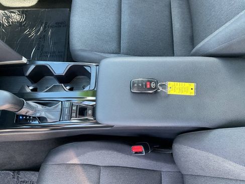 Used 2025 Toyota Camry LE FWD image 31