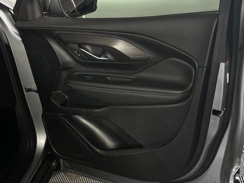 Used 2024 GMC Terrain SLE image 31