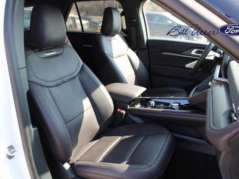 New 2026 Ford Explorer Platinum image 7
