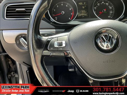 Used 2017 Volkswagen Jetta Sport FWD image 11