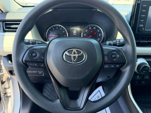 Used 2019 Toyota RAV4 XLE w/ Convenience Package FWD image 18