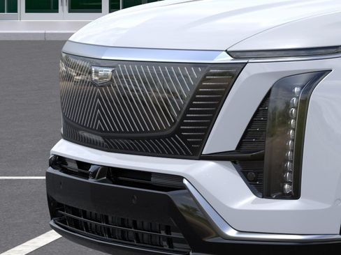 New 2027 Cadillac Vistiq Luxury w/ LPO, Floor Liner Package AWD/4WD image 13