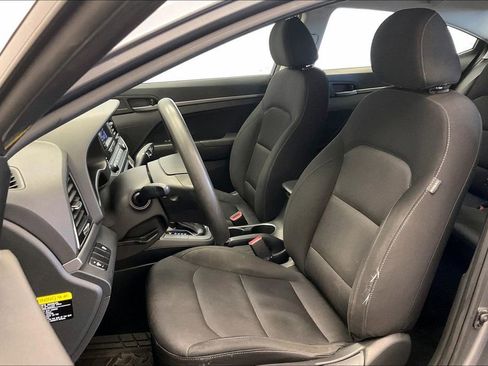 Used 2018 Hyundai Elantra SE image 16