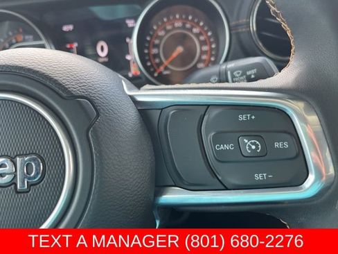 Used 2023 Jeep Gladiator Overland AWD/4WD image 29