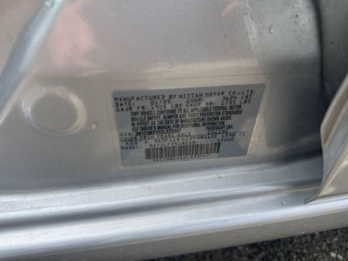 Used 2025 Nissan Versa SV FWD image 27