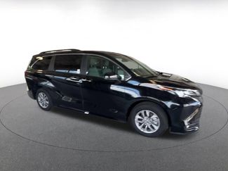 Used 2025 Toyota Sienna XLE FWD video 2