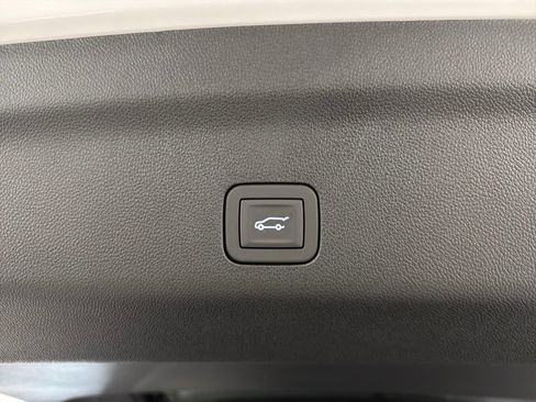 New 2026 GMC Yukon Denali w/ LPO, Floor Liner Package RWD image 9