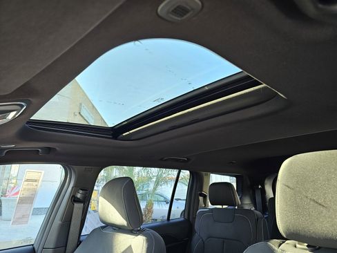 New 2025 Jeep Grand Cherokee L Laredo image 24