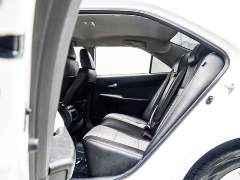 Used 2014 Toyota Camry SE image 27