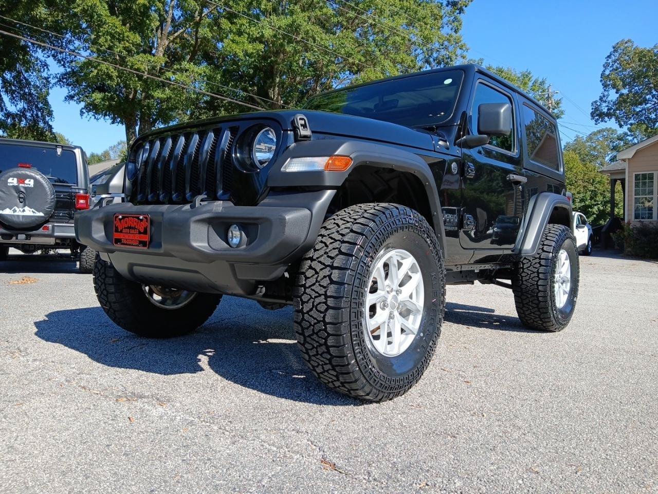 Used 2023 Jeep Wrangler Sport AWD/4WD image 2