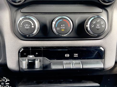 Used 2024 RAM 2500 Big Horn AWD/4WD image 26