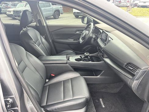 Certified 2023 Nissan Rogue SV w/ SV Premium B Package FWD image 17