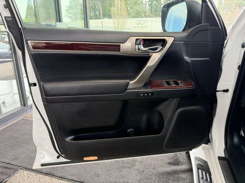 Used 2018 Lexus GX 460 Luxury image 11