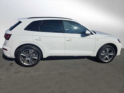 Used 2025 Audi Q5 2.0T Premium image 2