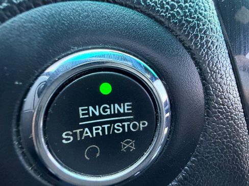 Used 2017 Ford Explorer XLT w/ Equipment Group 202A FWD image 30