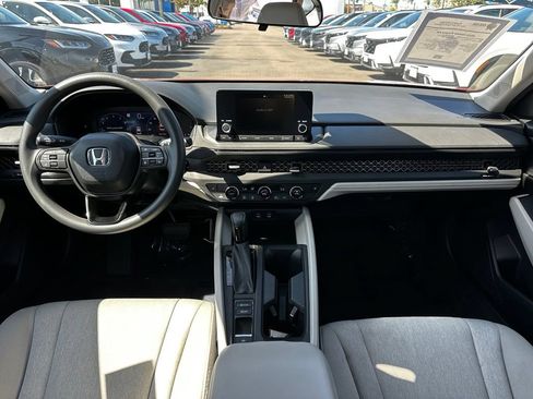 Used 2023 Honda Accord EX image 17