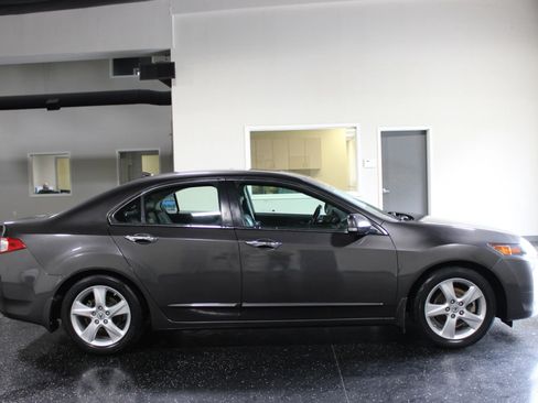 Used 2010 Acura TSX Sedan FWD image 2